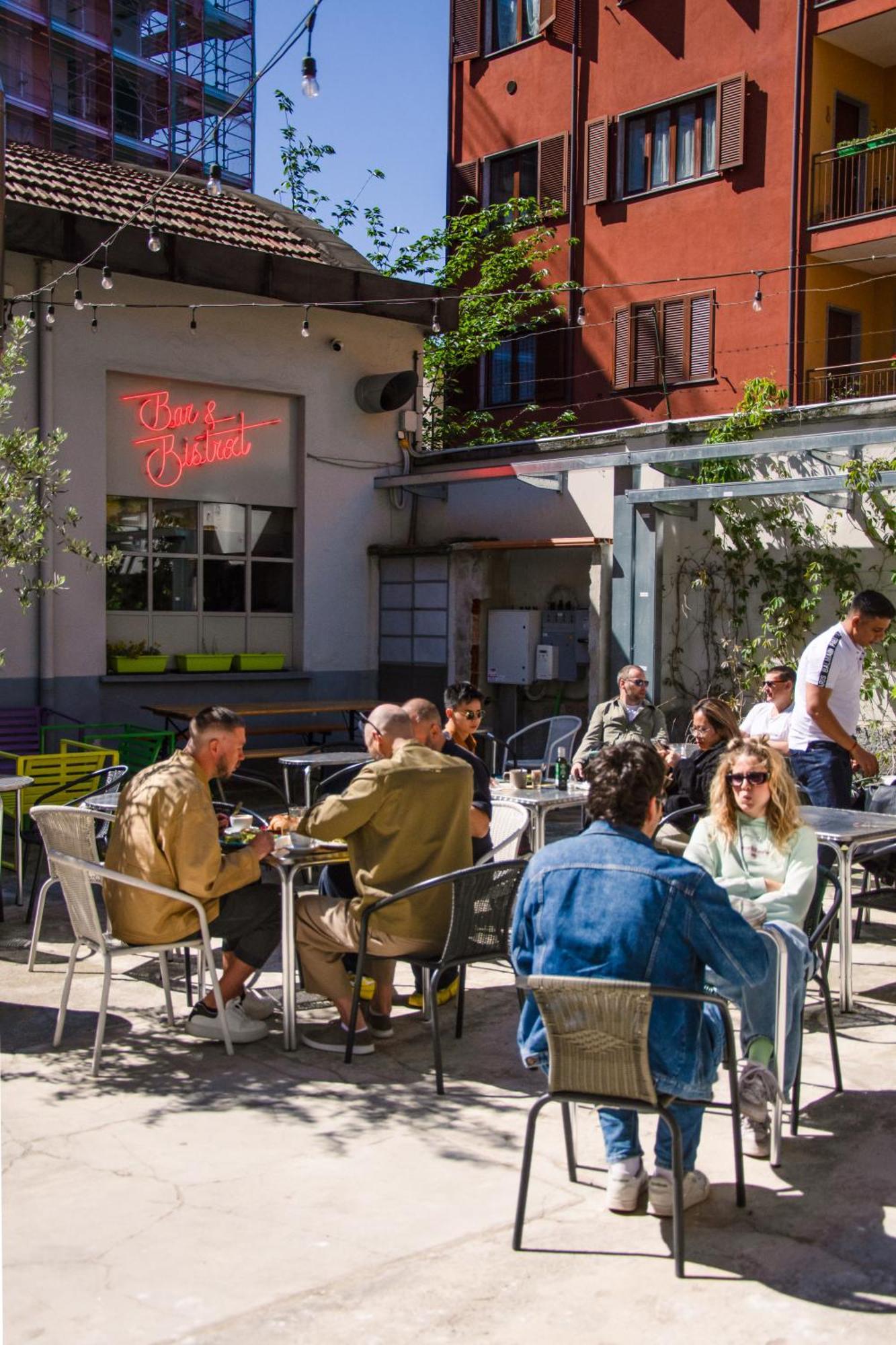 Hostal Bovisa Urban Garden *